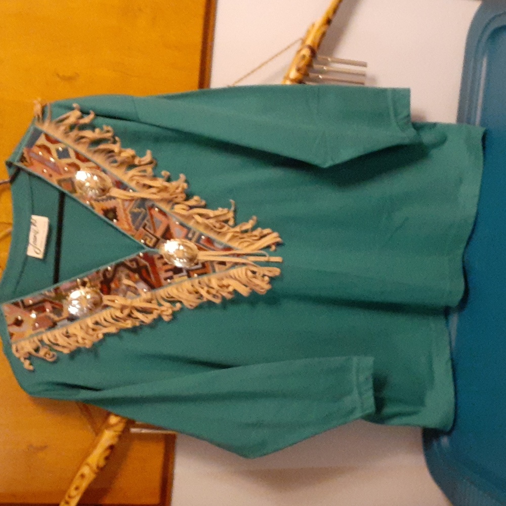 Joanie w. Western tunic top    size s-m  like new!